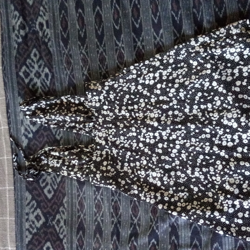 Super cute shein low cut black and white summer dress